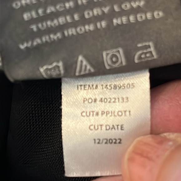 NWOT Torrid Grey Jeans - crop lean super soft “feel the fit” Sz Torrid 4 (26/4X) - Picture 13 of 13